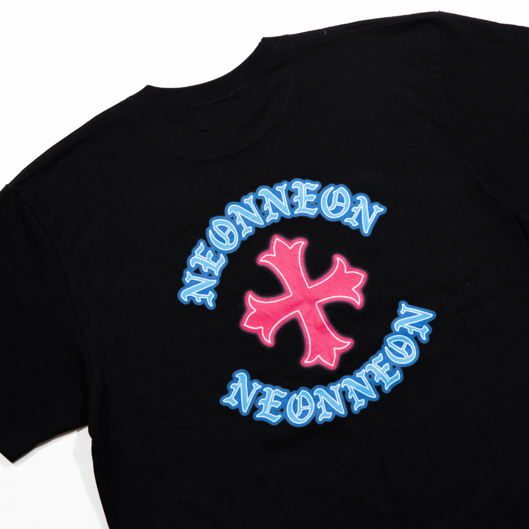 CROSS NEON Tシャツ