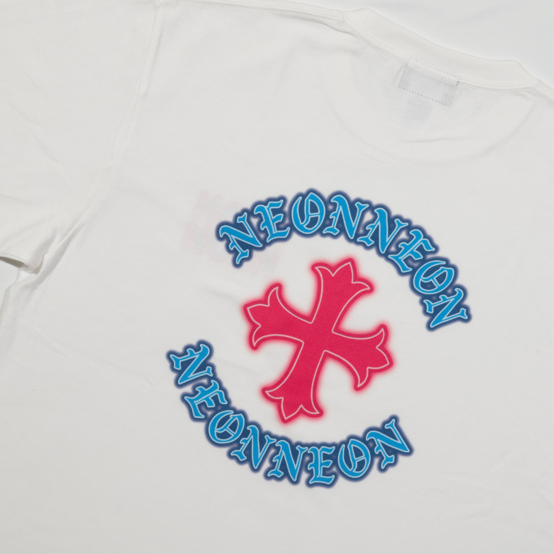 CROSS NEON Tシャツ