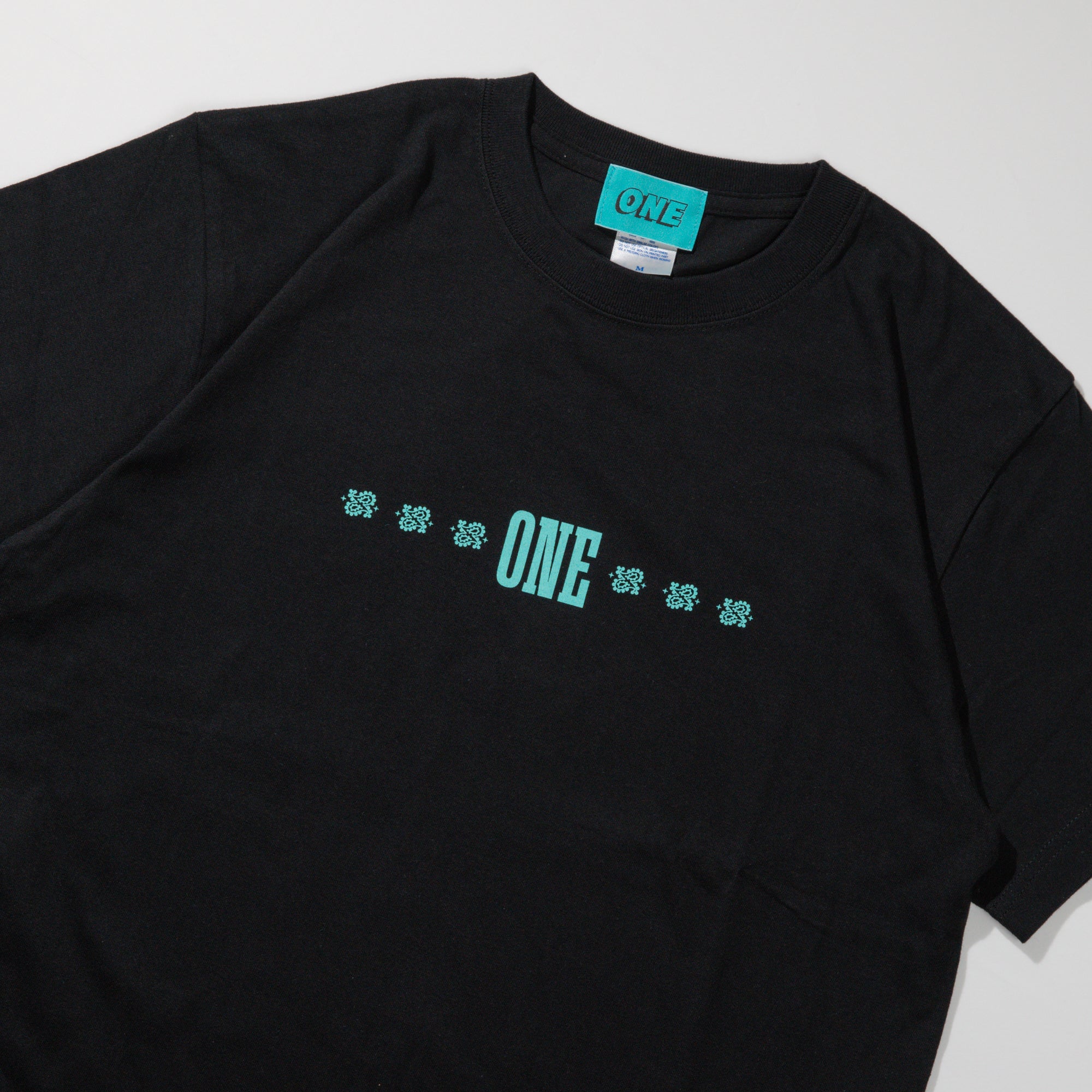 ONE ペイズリーTシャツ
