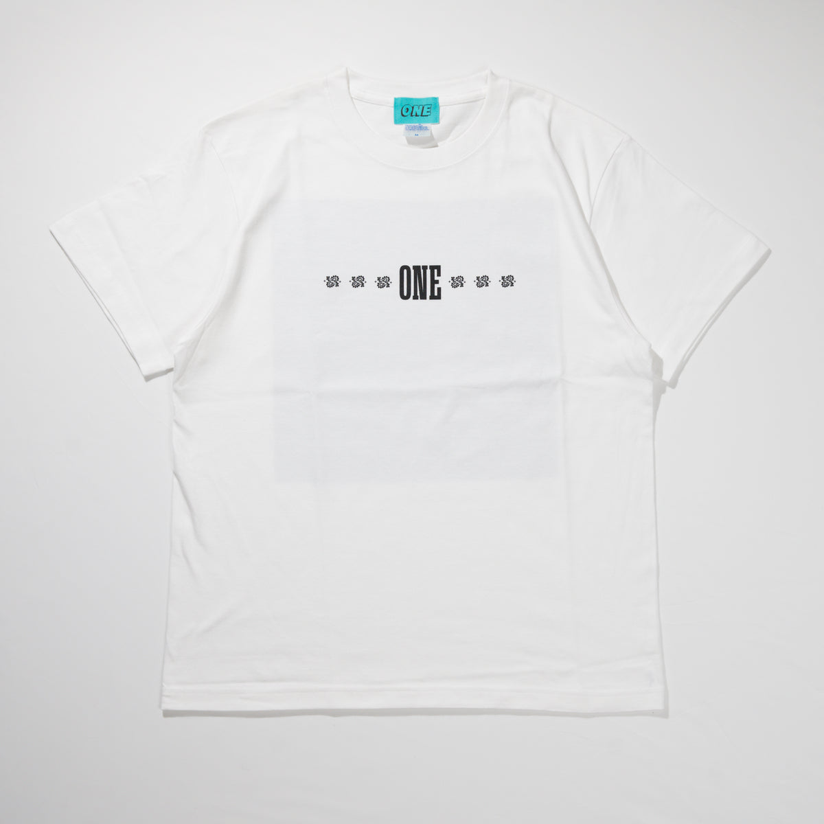 ONE ペイズリーTシャツ