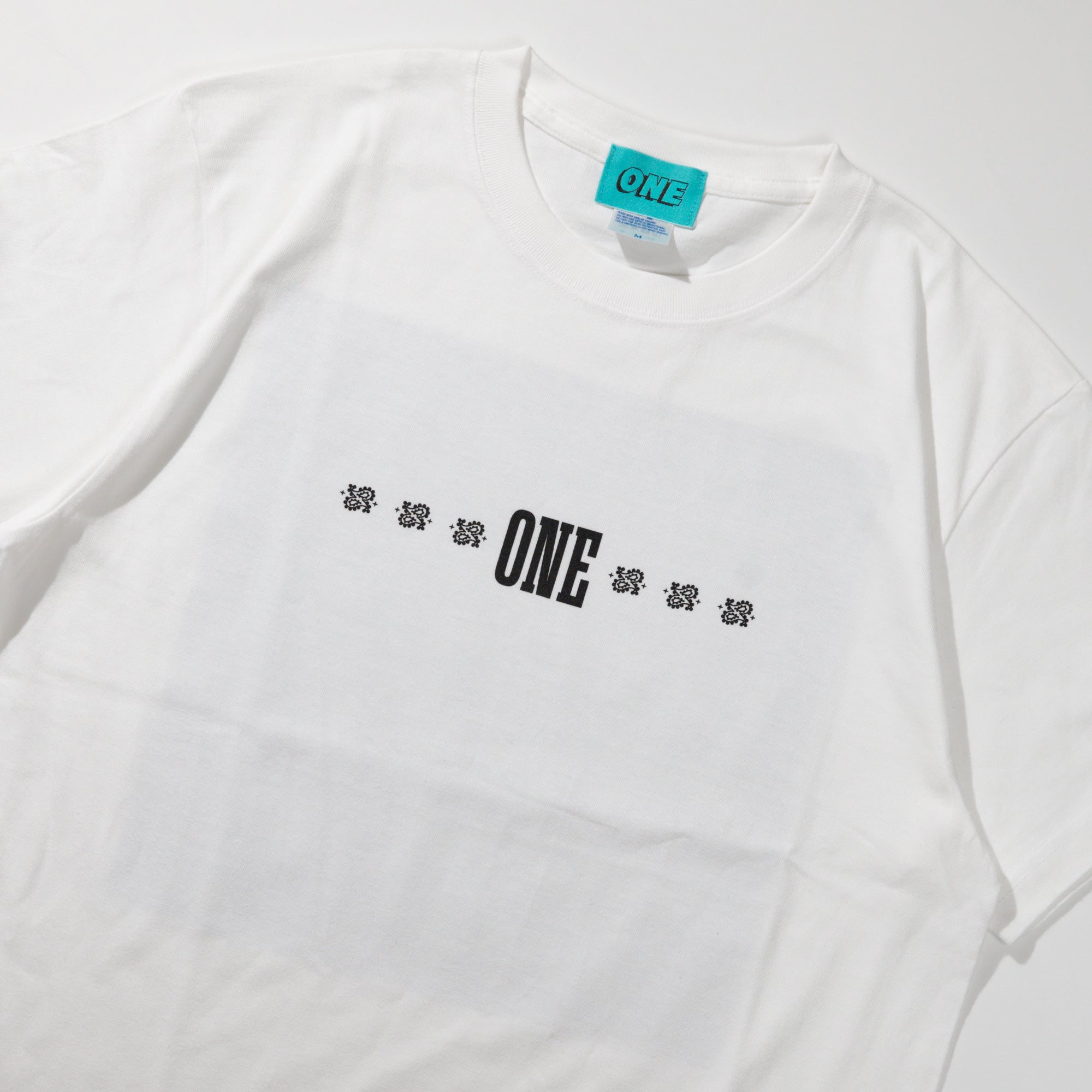 ONE ペイズリーTシャツ