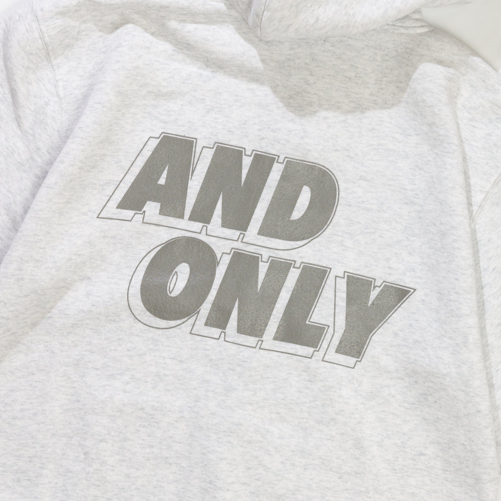 "ONE"AND ONLYジップパーカー