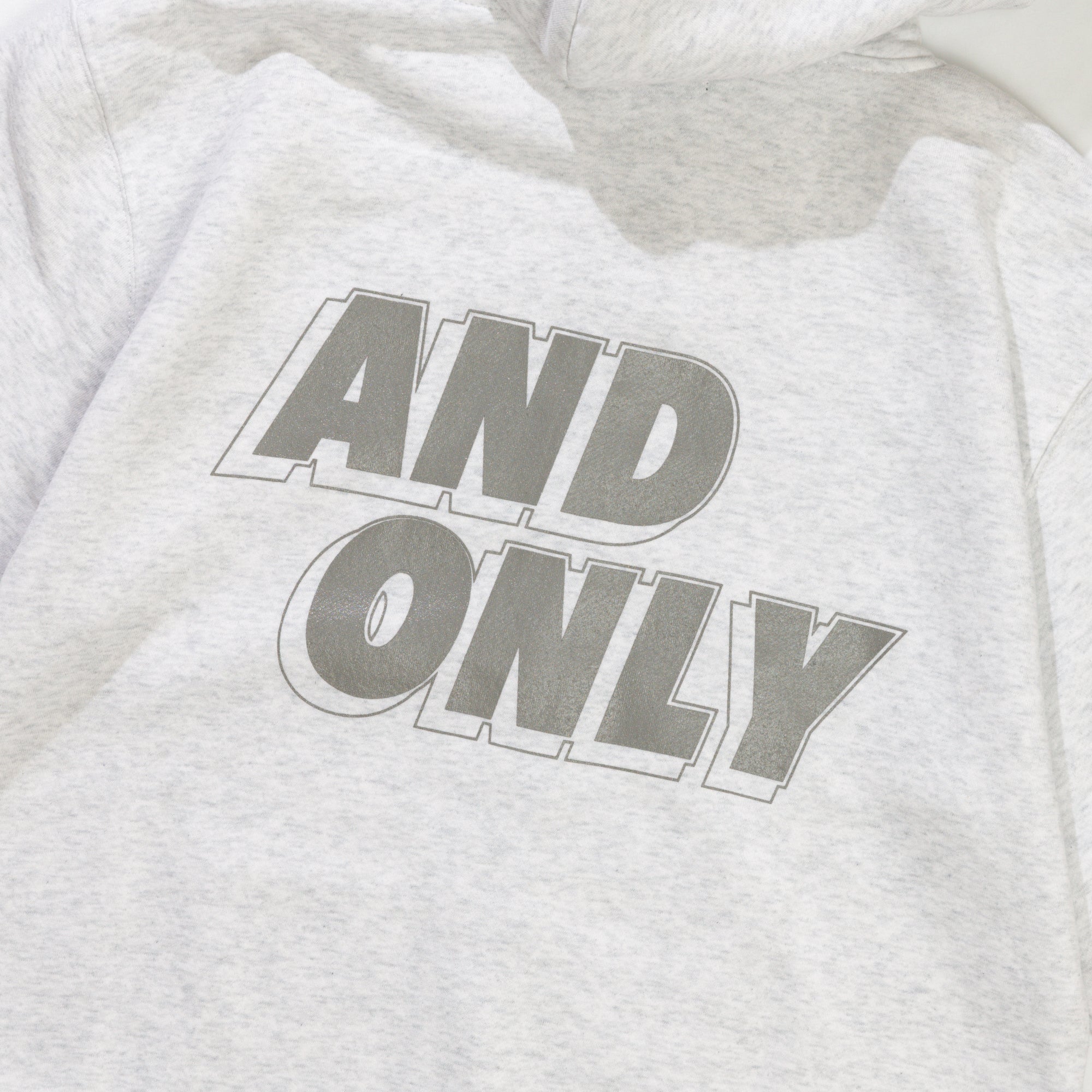 "ONE"AND ONLYジップパーカー