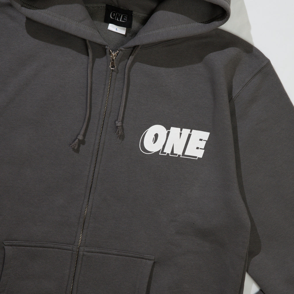 "ONE"AND ONLYジップパーカー