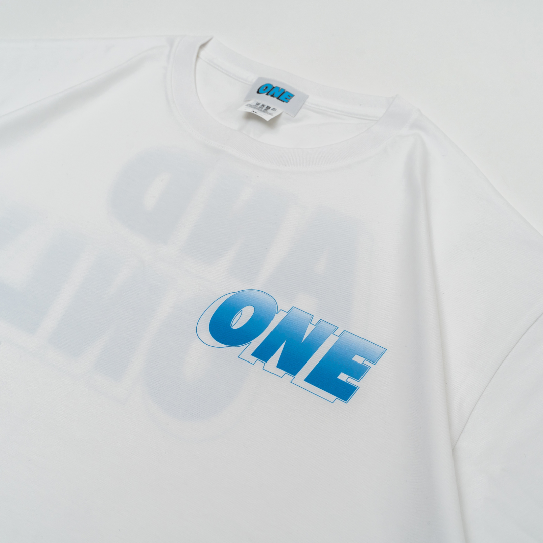 "ONE"AND ONLYグラデTシャツ